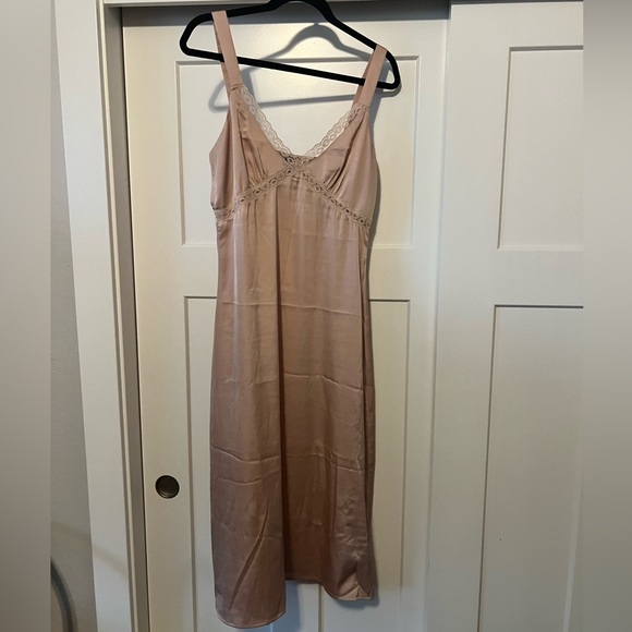 Beverly and Beck Satin Lace Trim V-Neck Midi Dress - Picture 5 of 6